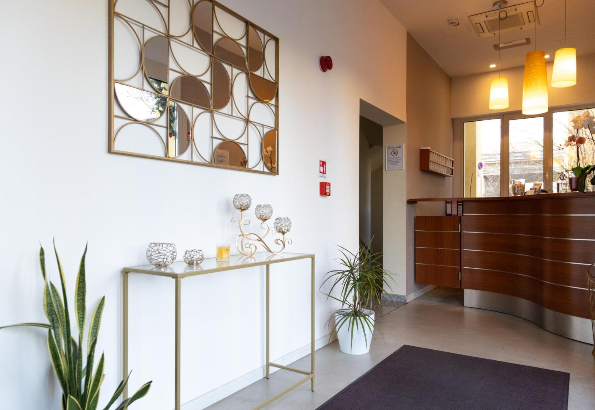 Hotel Giallo Noceto Luaran gambar