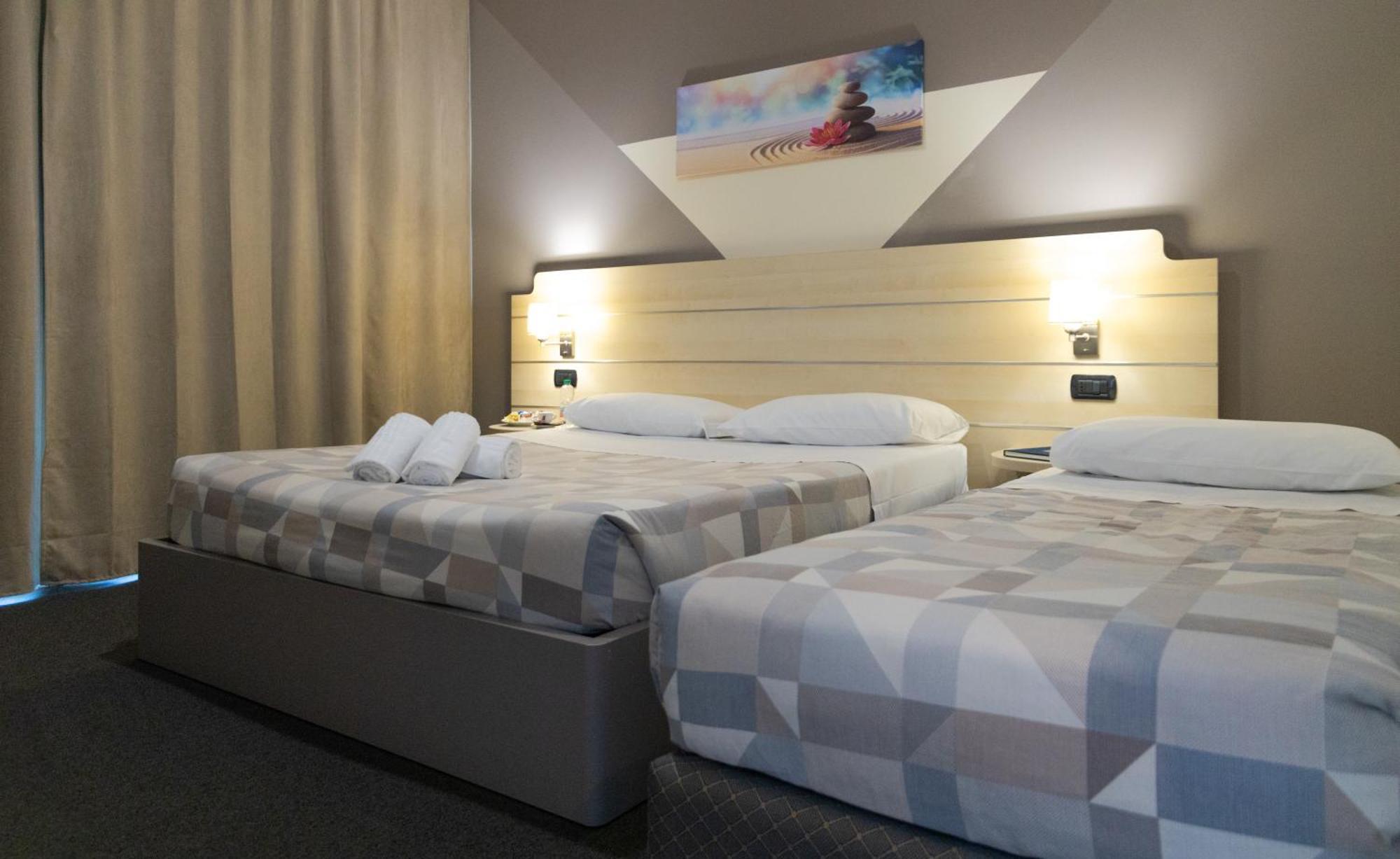 Hotel Giallo Noceto Luaran gambar