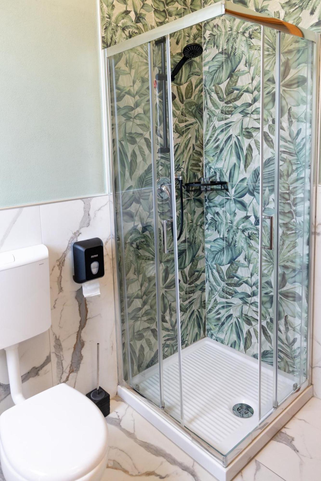 Hotel Giallo Noceto Luaran gambar